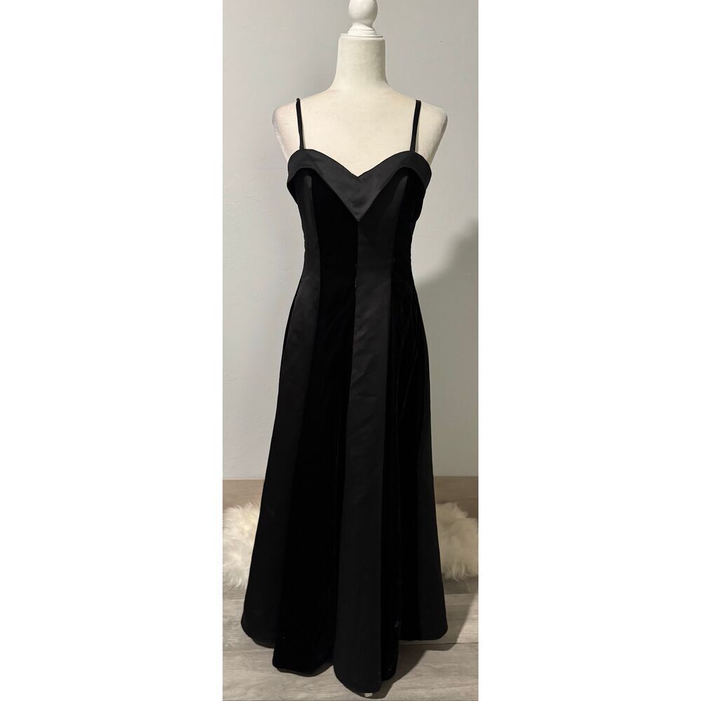 Dave & Johnny black velvet mix dress 6 sleeveless